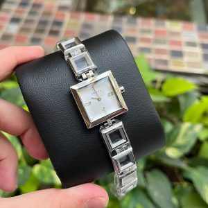 ساعت زنانه ویولت B0621L نقره ای صفحه سفید