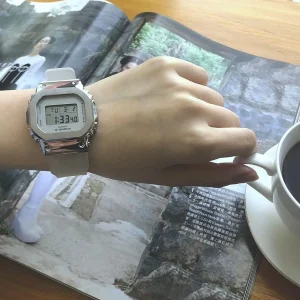 ساعت کاسیو (CASIO) مدل DW-S5600SK-7DRجشنواره